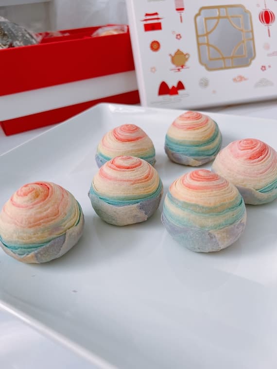 Gift Box, 6pc Rainbow Chinese Pastries, Mooncakes, Mid- Autumn Festival, Chinese New Year.