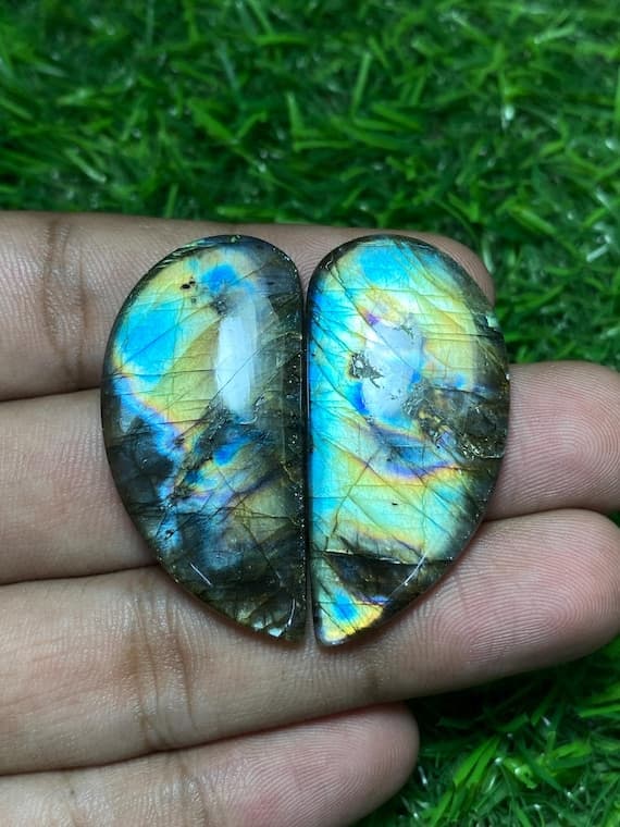 A Grade Genuine Labradorite Matching Pair – Stunning Play-of-Color Gemstones, Unheated & Untreated, Ideal for Custom Pendant or Ring Set