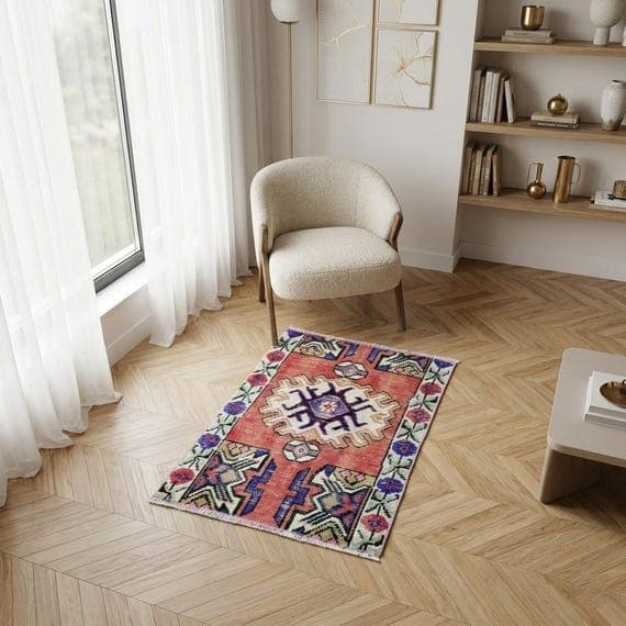 Handwoven Vintage Rug With Floral Border And Central Star Motif, 1.6x2.3 ft, DC 8399