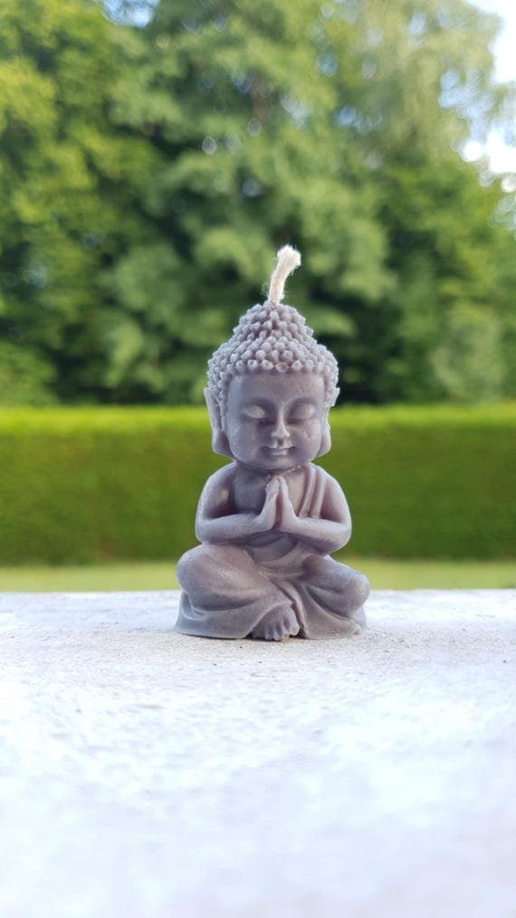 Buddha Kerze Sereno Figur spirituelle Deko Meditation Yoga Geschenk handgemacht