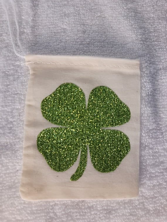 Small gift bag... four leafed clover in green glitter htv