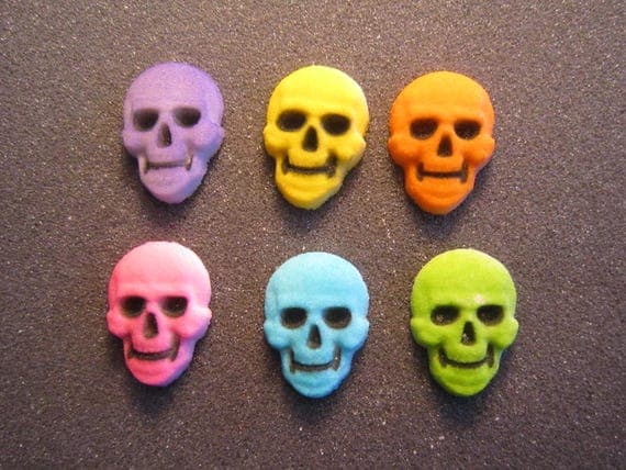 Set of 12 Skull Sugar Decorations, Cupcake Toppers, Cake Topper, Day of the Dead, Dia de los Muertos, Dia de los Angelitos, Halloween